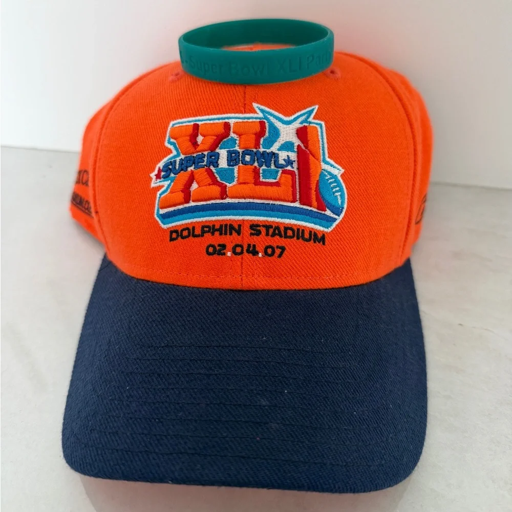 Rare New 2007 Super Bowl XLI Dolphin Stadium Baseball Cap & XLI Party Wristband - Picture 1 of 9